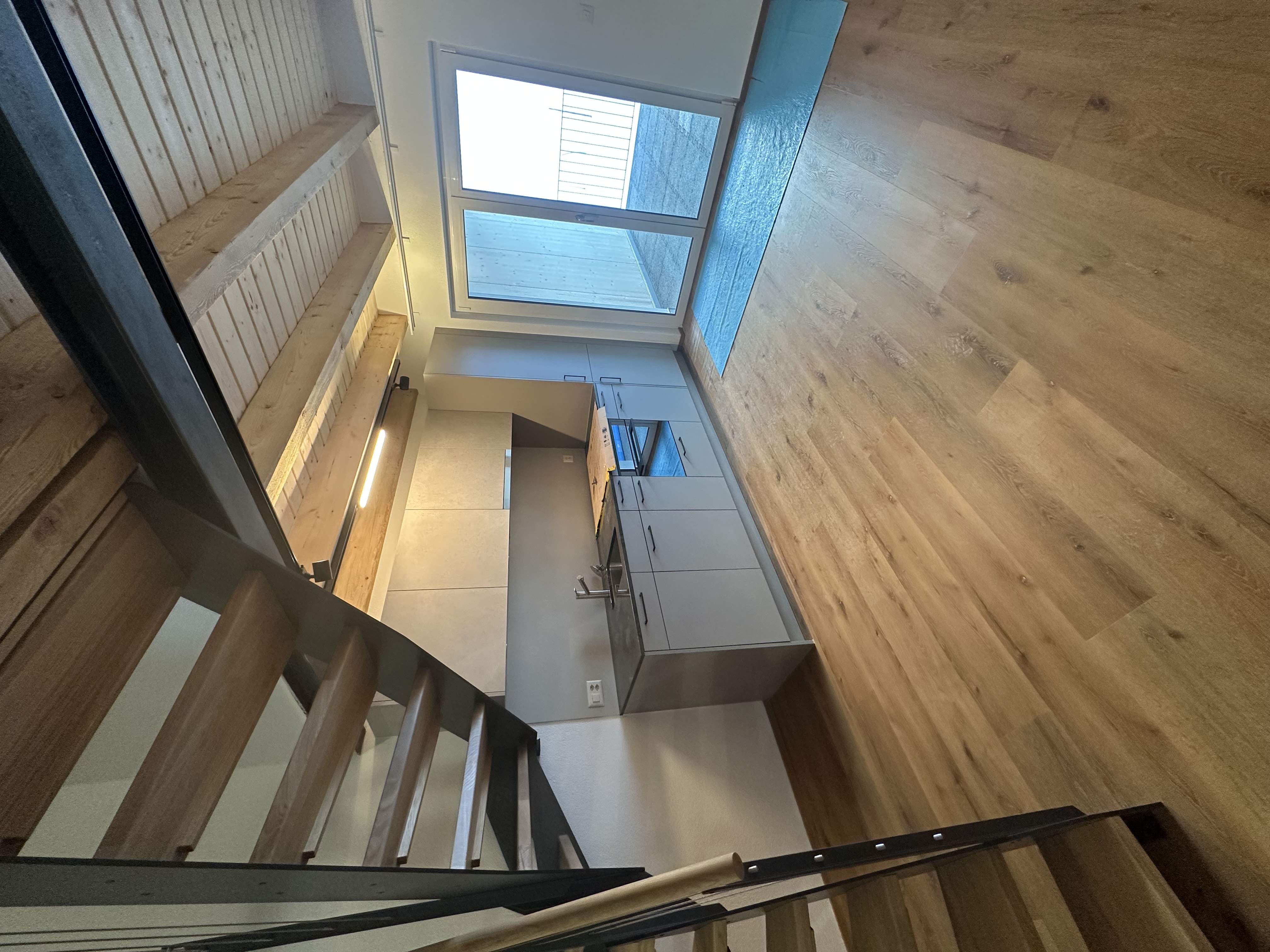 Wohnbereich mit Treppe zur Galerie